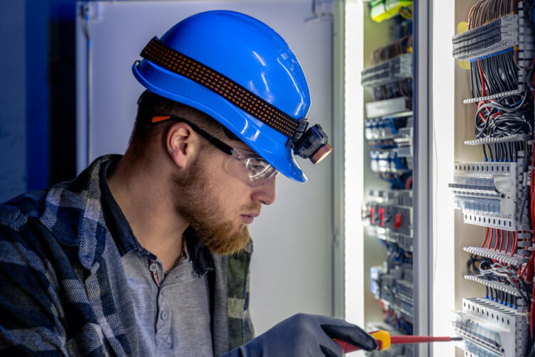 Why Work with Commercial Electrical Contractors in Texas?